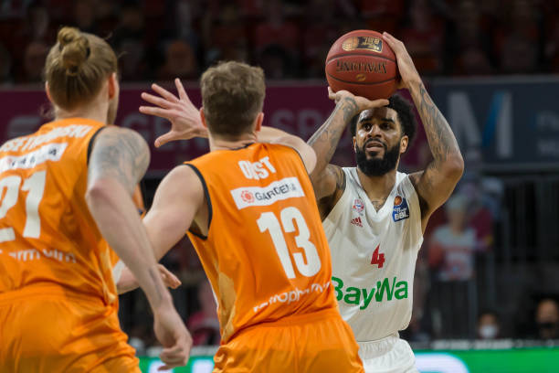 裁判往往需 裁判往往需