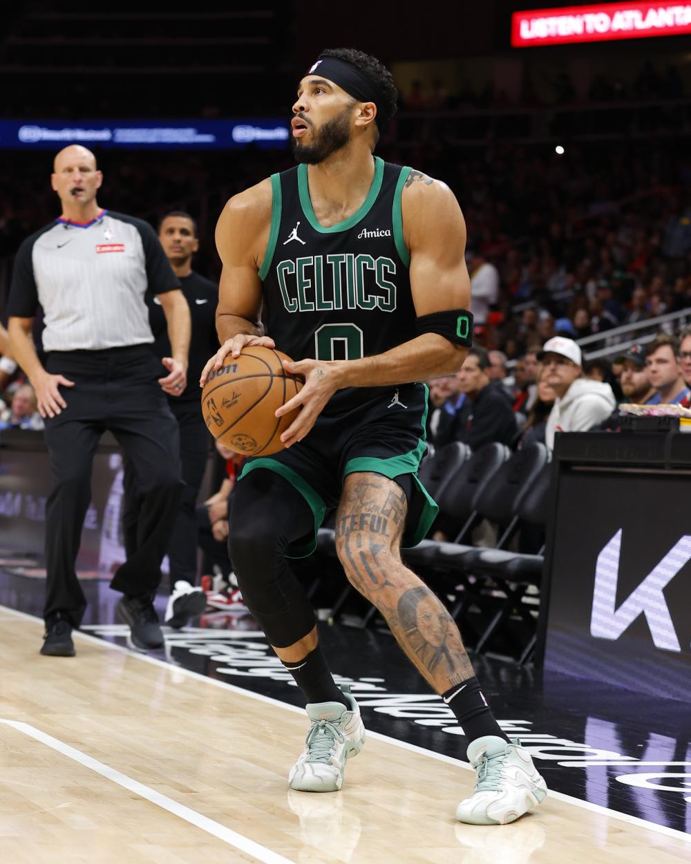 相比之下 相比之下